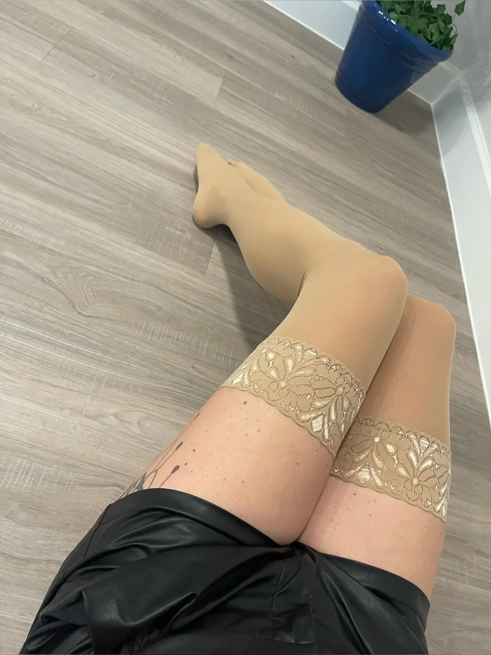 Beige Lace-Top Sheer Thigh-High Stockings - Women's Hosiery